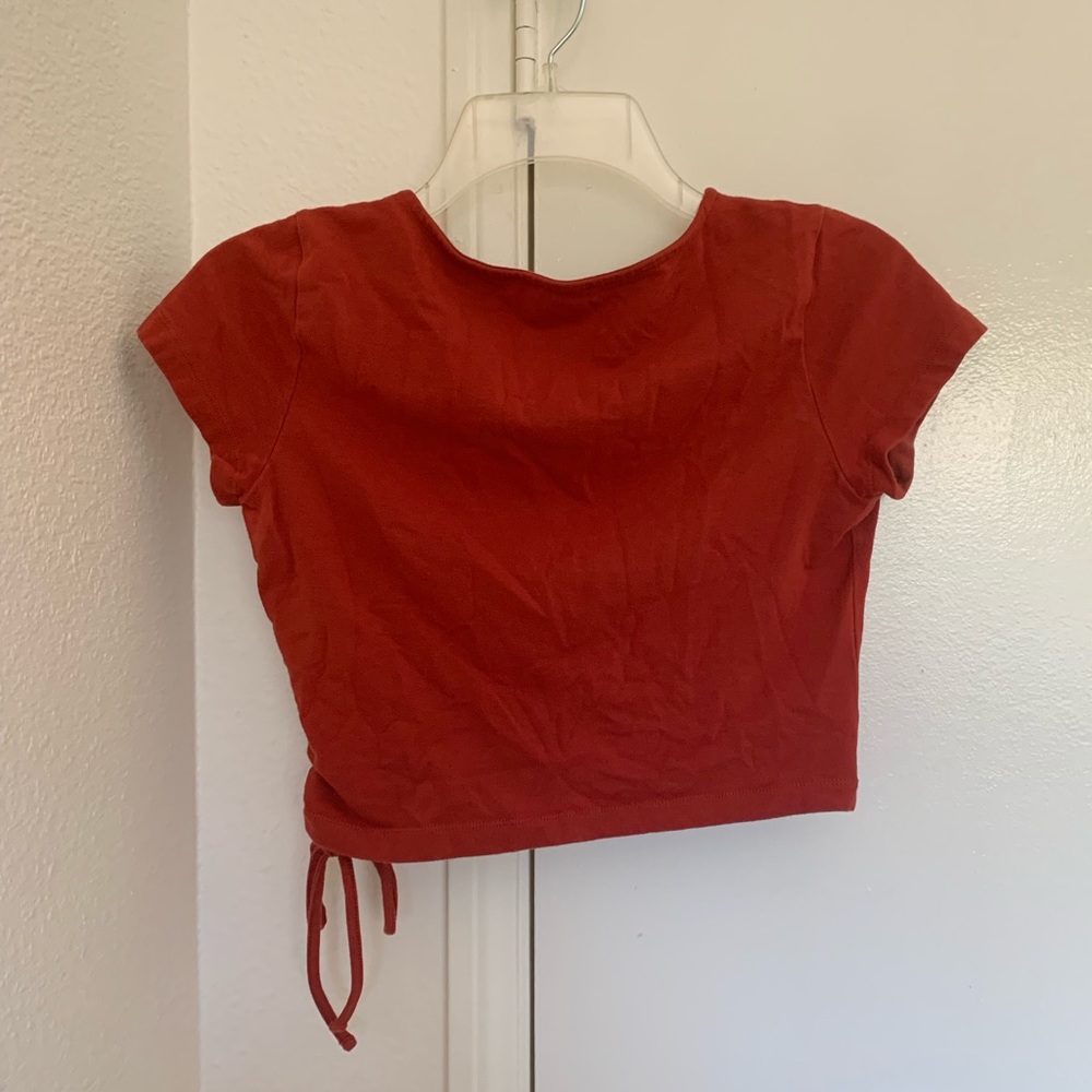 Red cropped top - Picture 3 of 3